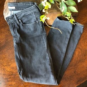 Levi’s 711 Skinny Jeans in Soft Black